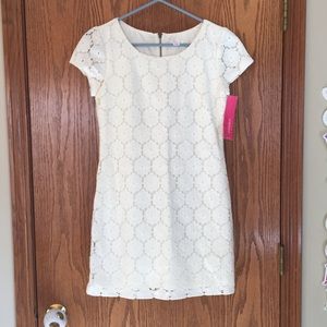 Women’s ivory lace shift dress